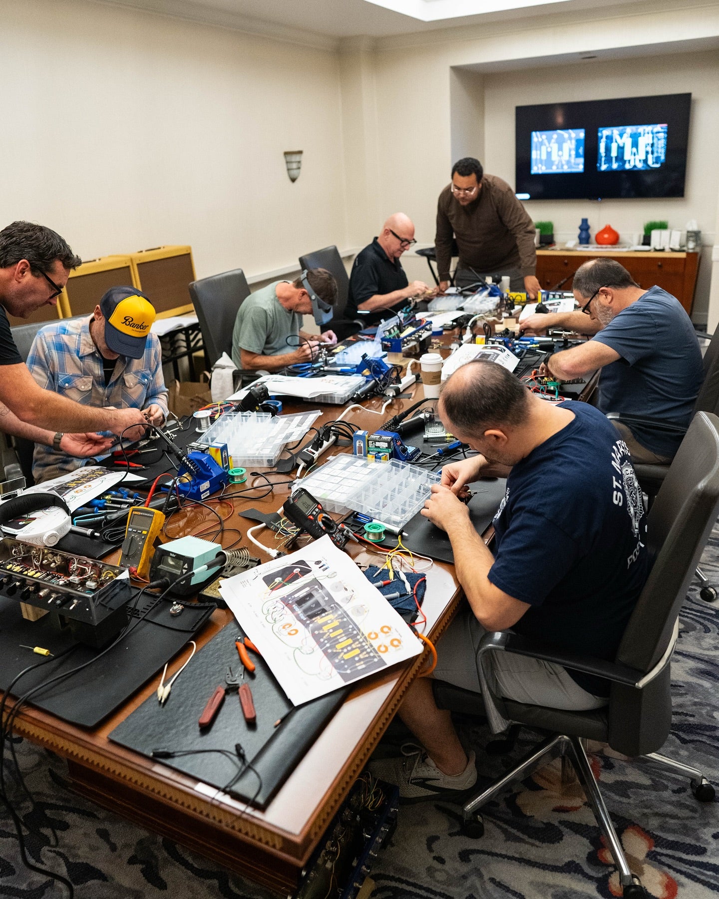 Build an amp with ANDY WOOD! - Amp Building Class - 5F1 Tweed Champ Style Tube Amp!