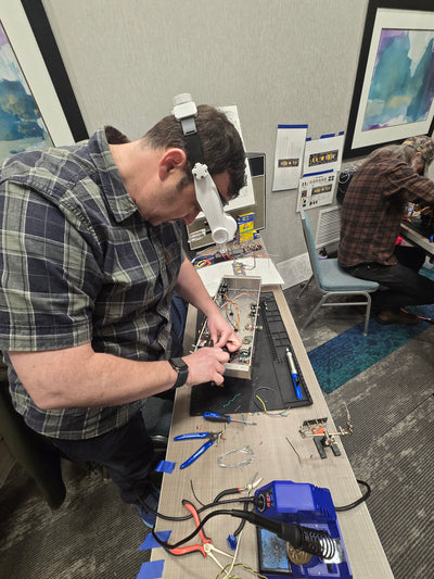 Build an amp with ANDY WOOD! - Amp Building Class - 5F1 Tweed Champ Style Tube Amp!